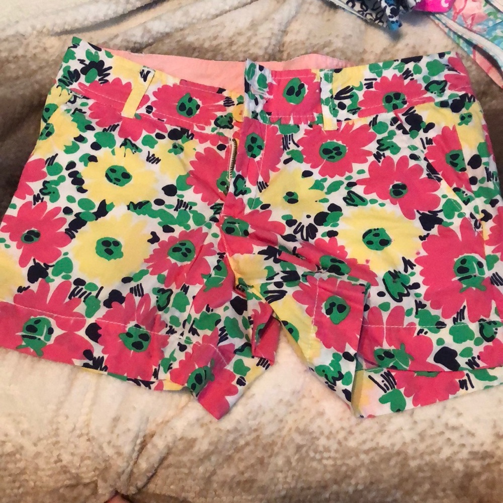 EUC Lilly Pulitzer shorts 2